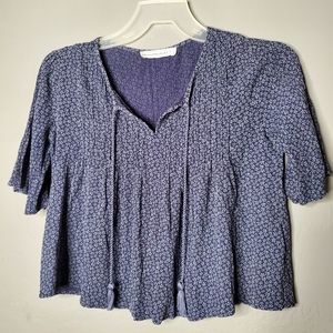 💗 $5 in BUNDLE💗 A&F Split Neck Peasant/Bell sleeve Blouse Size Small